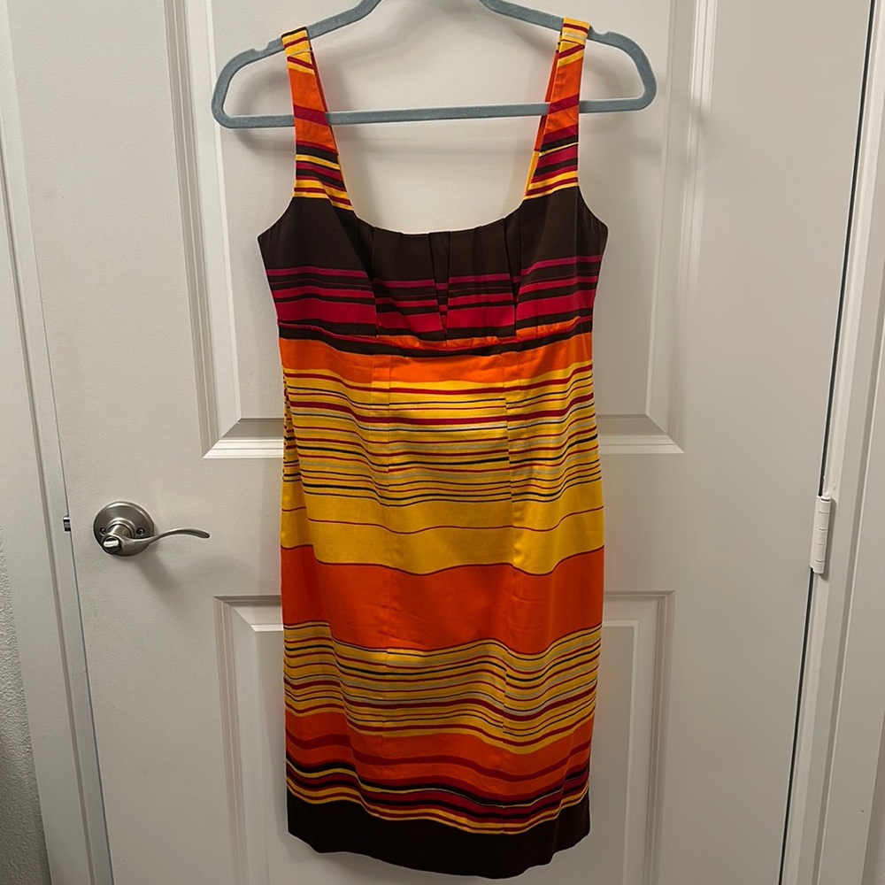 Calvin Klein Size 4 Square Neck Feminine Dress
